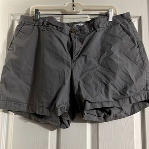 PLUS 16W Old Navy Gray Shorts